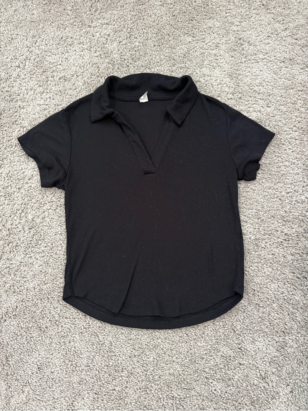 Black Collared V-Neck Crop Top - Women's